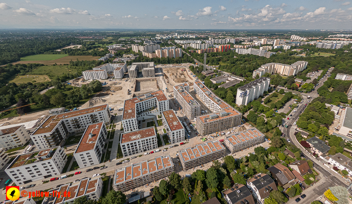 07.06.2023 - Aktuelle Luftbilder aus dem Alexisquartier und Pandion Verde in Neuperlach in München